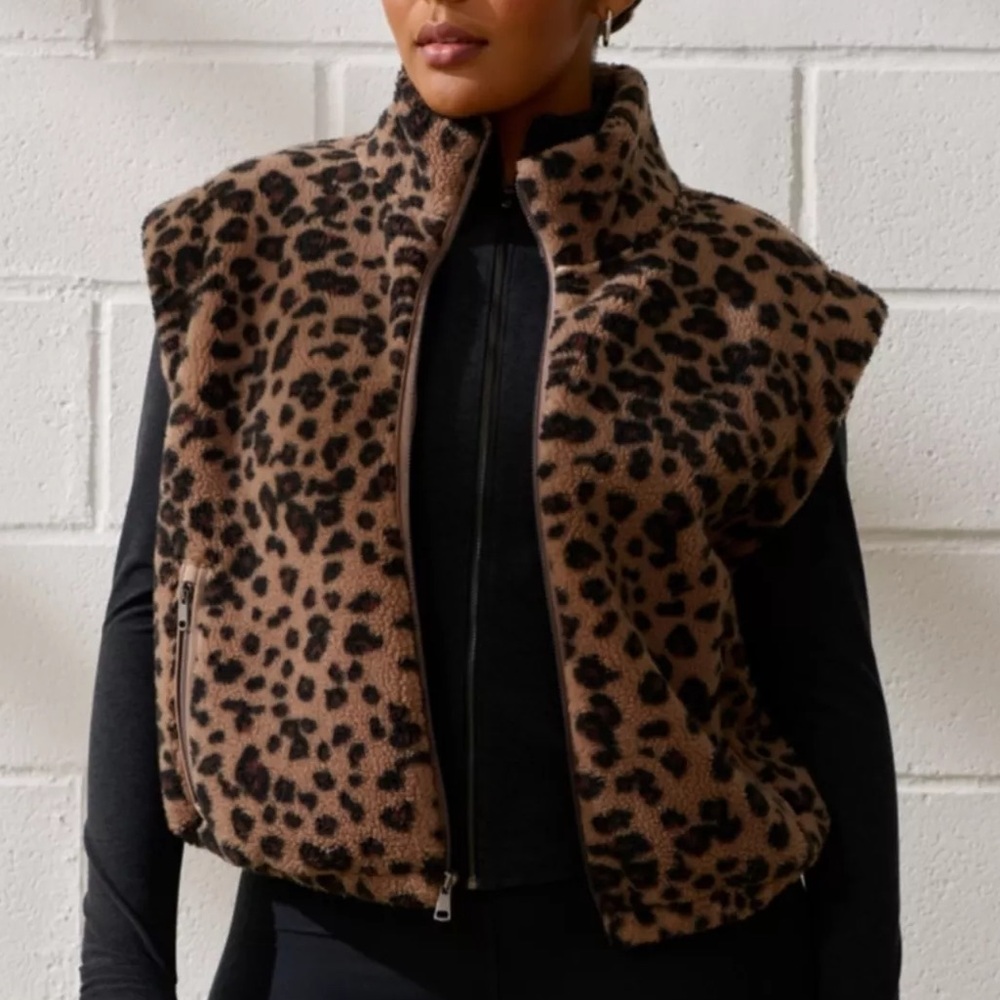 A&F YPB neoWARM Vest in Leopard Print